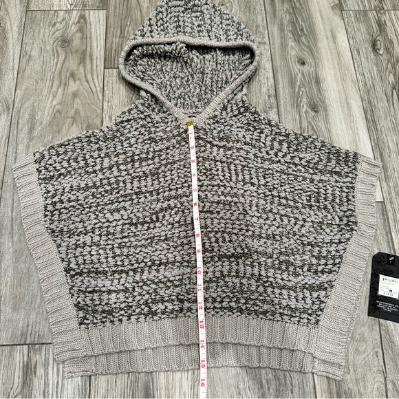 Toddler Ripzone Poncho, 2T in Light/Charcoal Grey - Picture 6 of 11